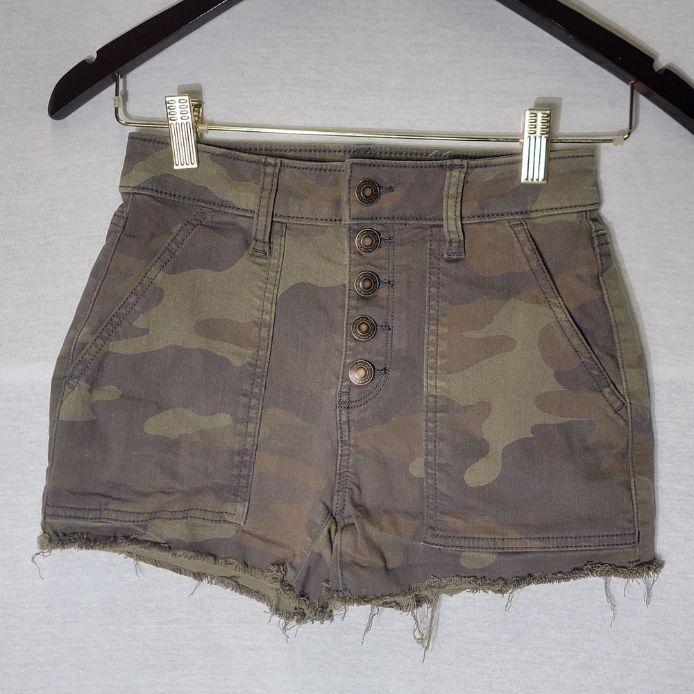 SO Fray Hem Camouflage Utility Short Exposed Buttons Size 0 Button Fly Highrise